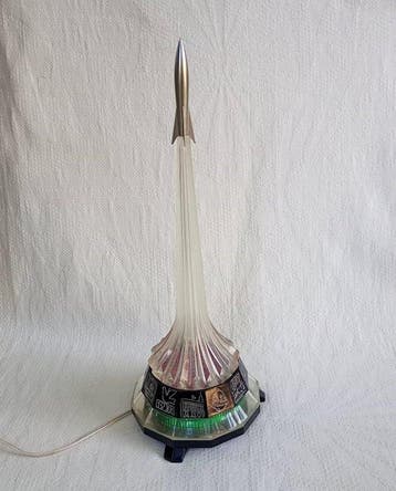 Yuzhmash USSR Nachtlamp Ruimtevaarttijdperk tot het 26e, Antiek en Kunst