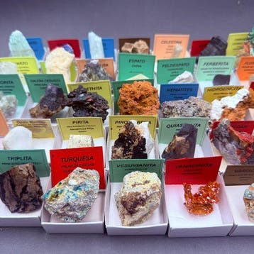 Mineralencollectie- 2000 g - (35), Verzamelen