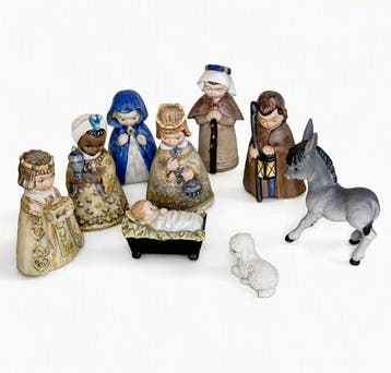 W. Goebel - Beeldje - Nativity set figures (9) - Porselein,