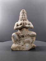 , Mathura, Kushan-periode Een witte marmeren figuur van