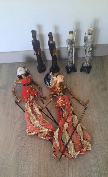 Wayang golek (6) - Hout, Textiel, runder bot - 1980-1990,