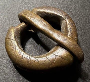 Viking periode Brons Uitzonderlijk goed bewaard gesp,