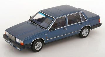 Triple9 1:18 - Modelauto - Volvo 760 Limousine - 1985 -, Nieuw