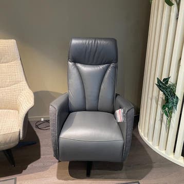 Lerira Sta-Op Fauteuil - Elektrisch, Verwarming En Massage -, Huis en Inrichting, Fauteuils, Ophalen of Verzenden, Nieuw, Leer