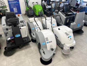 Veeg/zuigmachines uit voorraad, de beste prijs!, Doe-het-zelf en Verbouw, Reinigingsmachines, Verzenden, Zo goed als nieuw, Overige typen