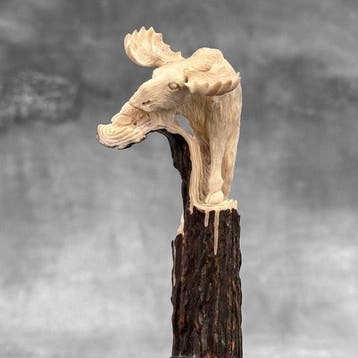 Snijwerk, NO RESERVE PRICE - Moose carving from a deer
