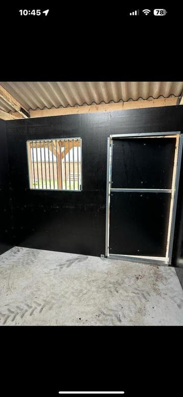 2 stallen en schuur en overkapping horsestables prijzen incl, Dieren en Toebehoren, 2 of 3 paarden of pony's