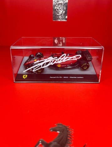 Ferrari - F1-75 - Charles Leclerc Autographed - 2022 -, Nieuw