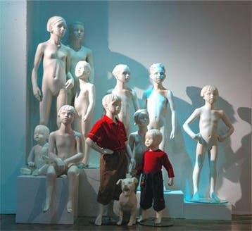 Gestyleerde kinderfiguren van merk about display