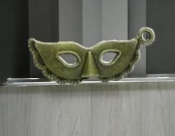 4 x Metalen bedeltje van een masker, geel koperkleur, afm..., Ophalen of Verzenden, Nieuw, Bedel