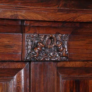 Kleine donker palissander pastoorskast  ca 1700 met cherubij, Ophalen of Verzenden