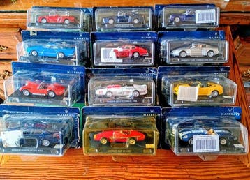 1:43 - Modelauto (25) - Maserati collezione completa 24, Nieuw
