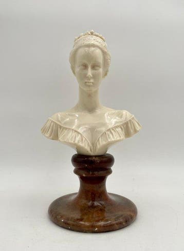 Buste, Elegant Bust in Marmoline on a Marble Base -, Antiek en Kunst