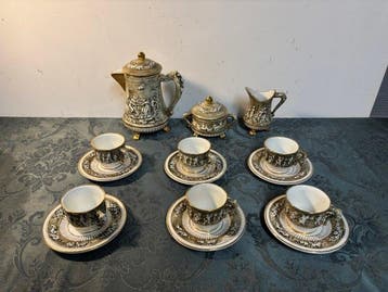 R. Capodimonte - Koffieservies (15) - Chérubins et Scènes