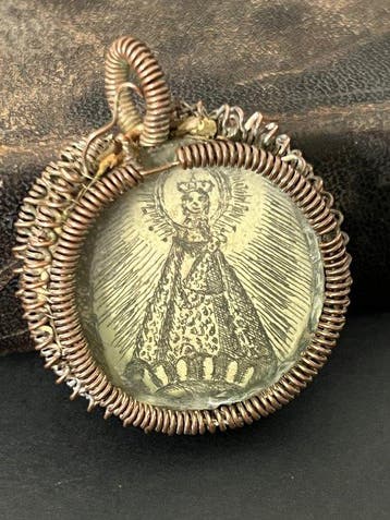 Oude devotionele dubbelzijdige hanger - Gekroonde Maagd