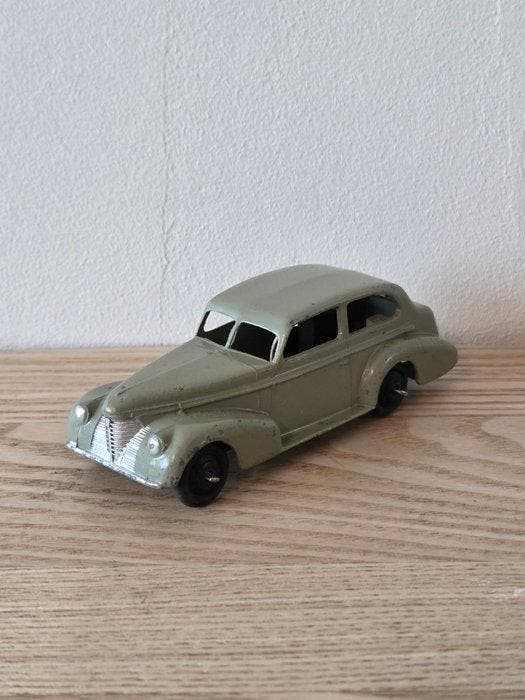 Dinky Toys 1:43 - Modelauto - 39b Oldsmobile 6 Sedan, Hobby en Vrije tijd, Modelauto's | 1:5 tot 1:12