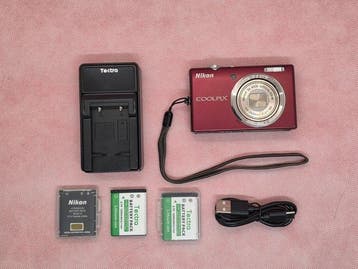 Nikon 12.0 MP Digitale Compactcamera - Bordeaux Rood - Met, Nieuw
