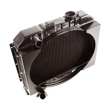 Omix Radiator w/ Fan Shroud 2 Row- 41-52 Willys Models, Ophalen of Verzenden, Nieuw