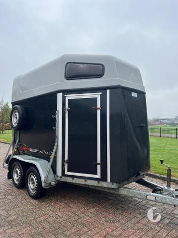 Mooie Hotra 2 paards paardentrailer!, Ophalen, Zo goed als nieuw, Hout, 2-paards trailer