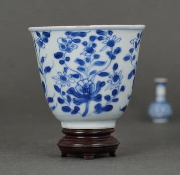 Kangxi (1662-1722) - Kom - Peonies, Blossoms and