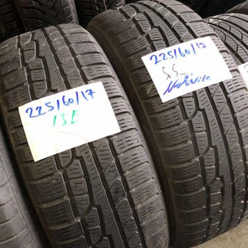 2 x Nokian WR 225-60-17 Winterbanden 5,5mm, Gebruikt, 17 inch, Band(en), Personenwagen