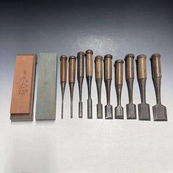 Tataki Oire Nomi, Toishi | Bench Chisels w/Whetstone, Roll