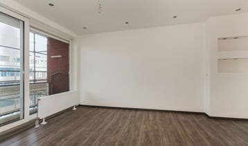 Te Huur 4 Kamer Appartement Hekbootstraat In Rotterdam, Huizen en Kamers, Rotterdam, Direct bij eigenaar, Appartement, Rotterdam