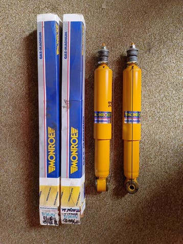 Suzuki Vitara I / X-90 set schokdempers achteras, Ophalen of Verzenden, Nieuw, Suzuki
