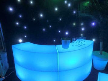 led bar statafel loungebank tafel huren verhuur MEGA ACTIE, Hobby en Vrije tijd, Feestartikelen | Verhuur, Ophalen, Nieuw