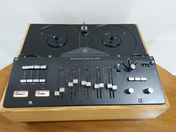 Bang & Olufsen - BeoCord 2000 De Luxe, cabinet in teak of, Nieuw