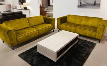 Bankstel Wolvega - rechte banken - Geel, Nieuw, Stof