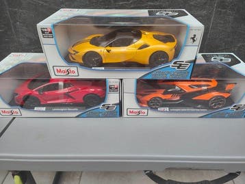 Maisto 1:18 - Model sportwagen (3) - Lamborghini Revuelt;, Nieuw