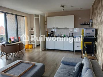 3-kamer flat in Almere, 70 m², €932 huur (Flevoland), Huizen en Kamers, Woningruil, Almere