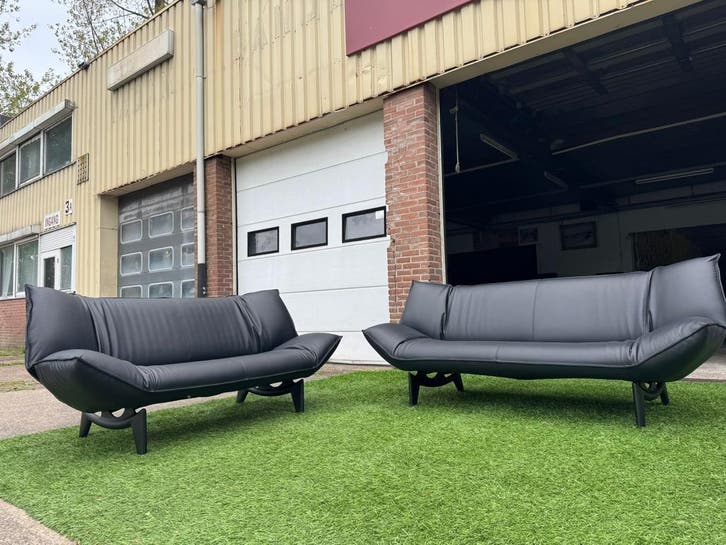 LEOLUX Tango banken relax design 3+2 zit bankstel zwart leer, Huis en Inrichting, Banken | Bankstellen, Rechte bank, Zo goed als nieuw