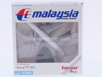 Schaal 1:500 Herpa 506540 Malaysia Airline Boeing 777-200..., Hobby en Vrije tijd, Ophalen of Verzenden, Zo goed als nieuw