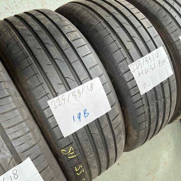 2 x Hankook Ventus S1 Evo 225-55-18 Zomerbanden 7mm, Auto-onderdelen, Banden en Velgen, 18 inch, Gebruikt, Ophalen of Verzenden