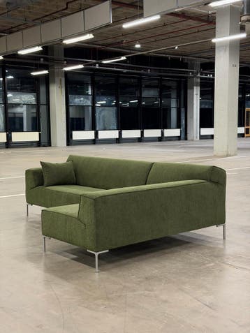 Design on Stock Bloq Bank | Groen | NIEUWSTAAT + Garantie, Huis en Inrichting, Banken | Bankstellen, 250 tot 300 cm, Ophalen of Verzenden