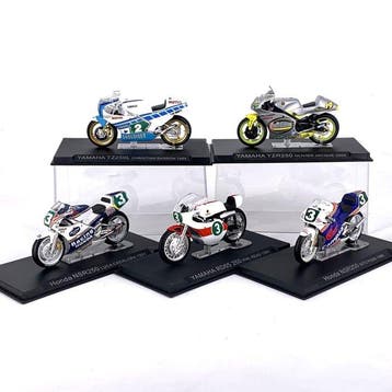 Altaya 1:24 - Model motorfiets (5) - Honda NSR250/ Yamaha, Nieuw