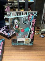 Mattel - Pop Monster High/ Lagoona Blue/ Mattel 2012 -