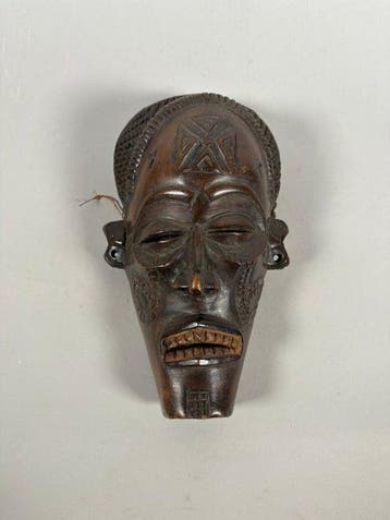 masque « Mukishi wa Tchinlongho » - sculptuur - Chokwe -