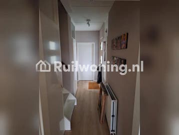 Hoekwoning met vrij uitzicht op plantsoen. (Monnickendam)