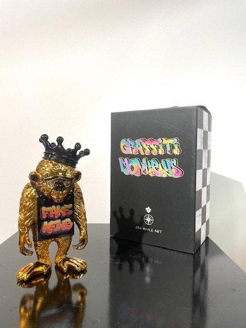 Van Apple - Graffiti Monkey - Fake News, Antiek en Kunst, Kunst | Designobjecten