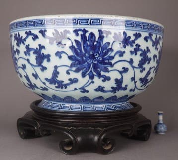 Kom - Large Conjoined Lotus Thickly Potted Dice Bowl -
