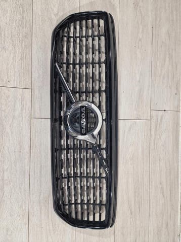 Grill Atrapa Volvo V316 XC40 17- Kamera R-Design, Verzenden, Gebruikt