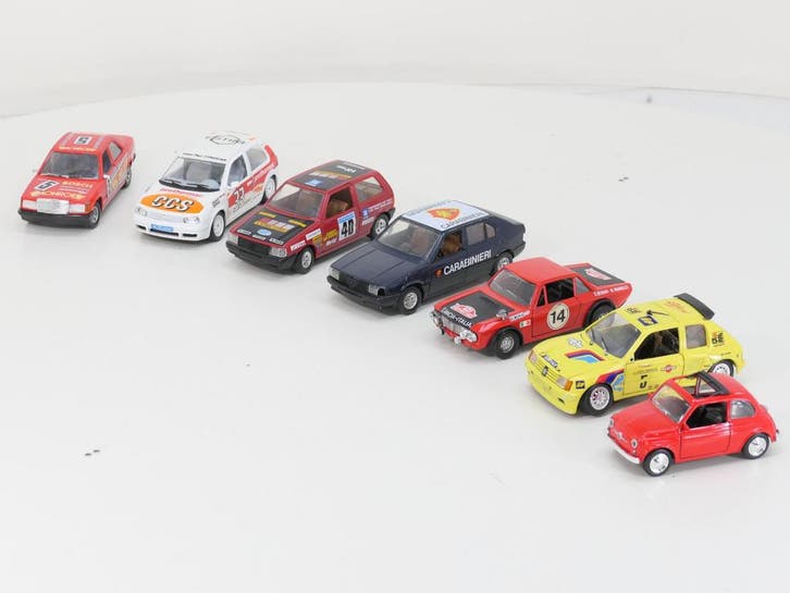 1:24  Set 5 Rally autos, Carabinieri en Fiat 500 #GS08, Hobby en Vrije tijd, Modelbouw | Figuren en Diorama's, Gebruikt, Ophalen of Verzenden