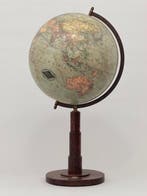 Globe Dr. Neuse en C. Luther, door Columbus - 1920
