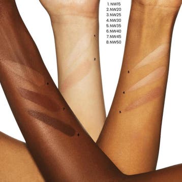 MAC Cosmetics - Pro Longwear Concealer - NC30, Ophalen of Verzenden, Nieuw, Gehele gezicht, Make-up