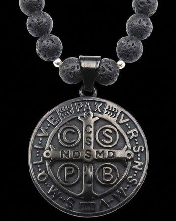 Ketting met Sint-Benedictusmedaille – Exorcisme van het