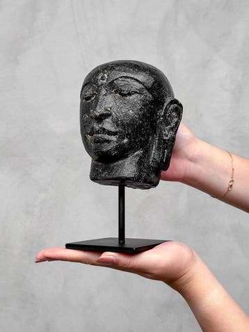 Beeld, NO RESERVE PRICE - Stunning Lava Stone Buddha Head on