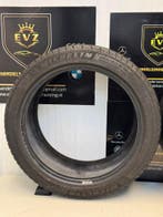 2 stuks 255/40R18 zomerbanden 1x Michelin 1x Hankook 18 inch, 18 inch, Gebruikt, 255 mm, Band(en)